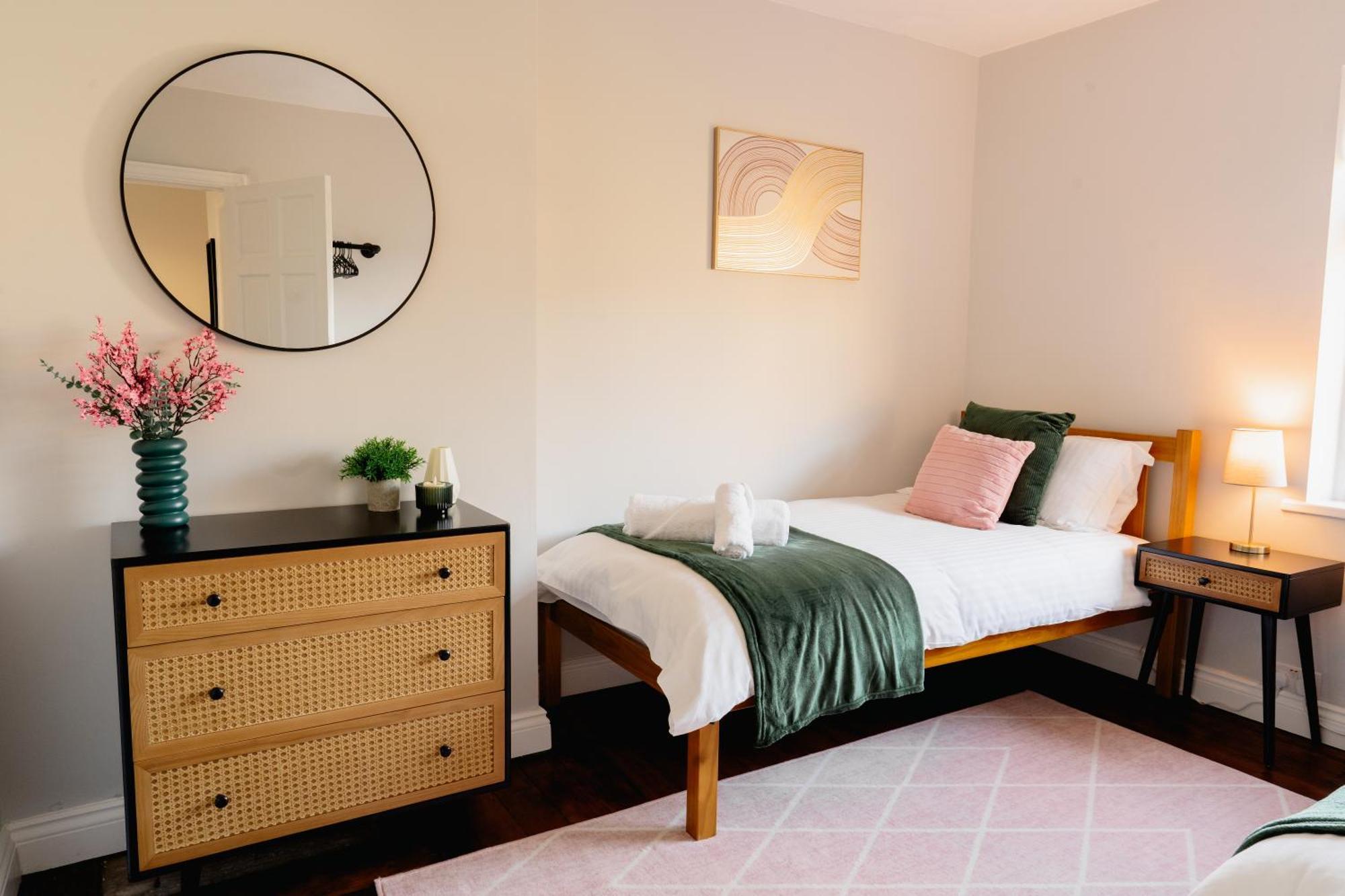 Bowling Terrace By Above Rubies - Stylish, 3 Bedroom, Pet Friendly House In סקיפטון מראה חיצוני תמונה