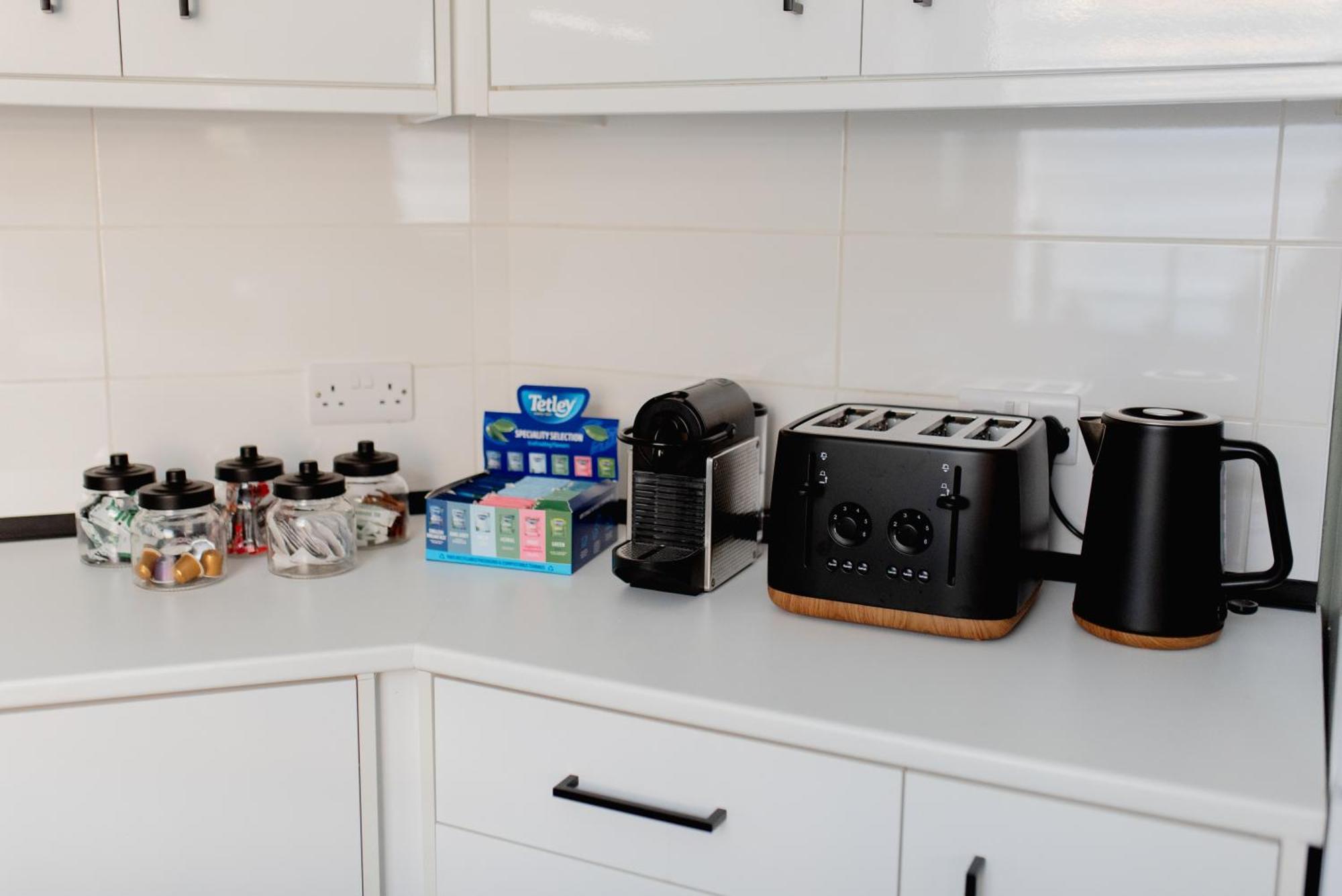 Bowling Terrace By Above Rubies - Stylish, 3 Bedroom, Pet Friendly House In סקיפטון מראה חיצוני תמונה